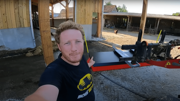 Etienne AgriYoutubeurre teste le balai Actisweep : regardez la vidéo !